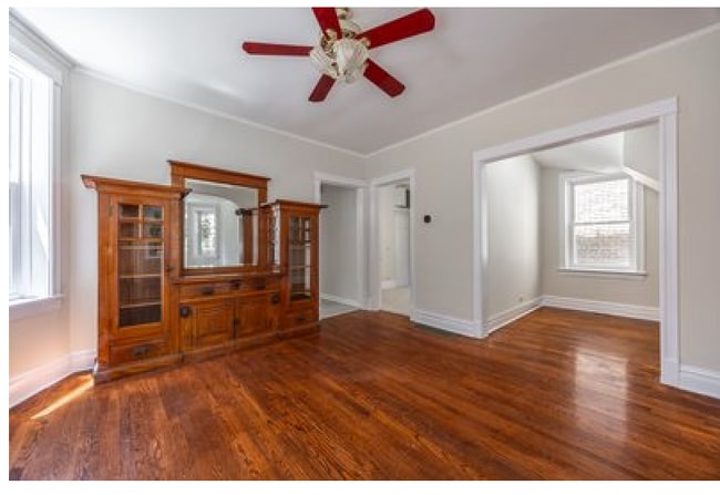 Building Photo - 2118 N Avers Ave