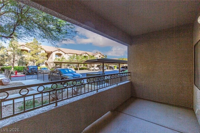 Foto del edificio - 8250 N Grand Canyon Dr