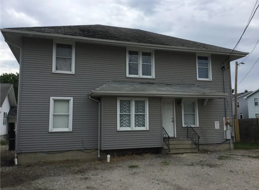 710 Grant Ave, Charleston, IL 61920 House Rental in Charleston, IL