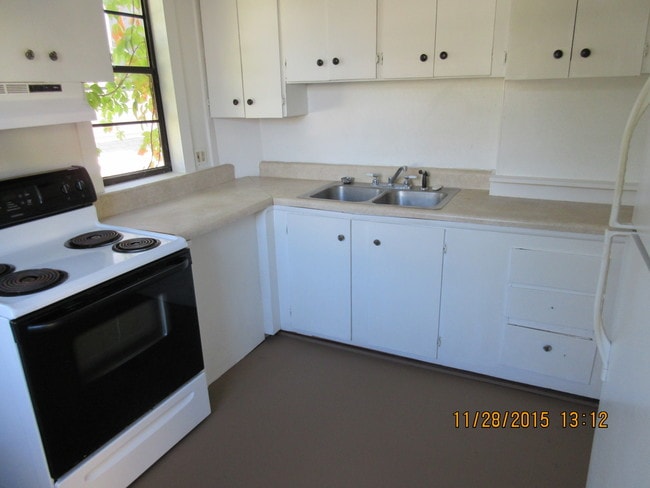 Building Photo - 420 N Peninsula Dr