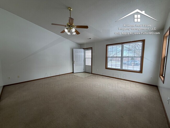 Foto del edificio - Gates Boulevard 2629–2631 Duplex