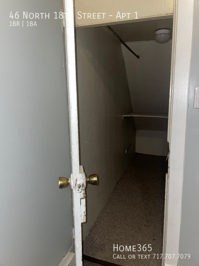 Foto del edificio - 46 N 18th St. Apt 1 Available TODAY!