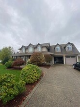 Building Photo - 10183 Young Rd N