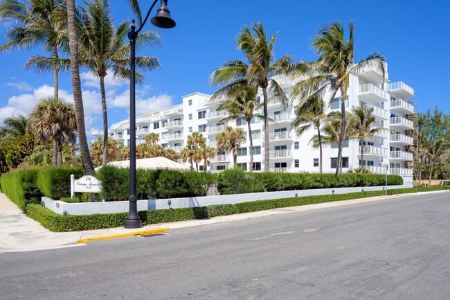 Foto del edificio - 170 N Ocean Blvd