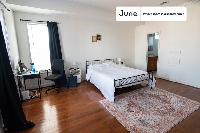 Foto del edificio - Room in Shared 3 bed/3.5 bath home