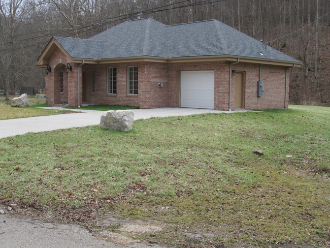 Building Photo - 3311 Buff Crk Rd