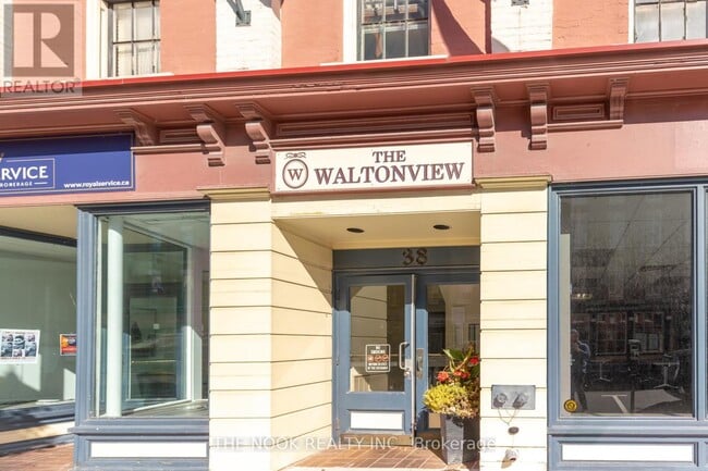 Building Photo - 38 Walton St