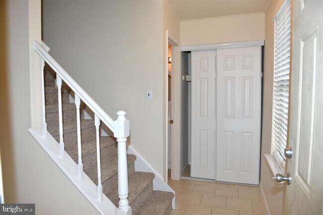 Foto del edificio - 304 Livingston Ct