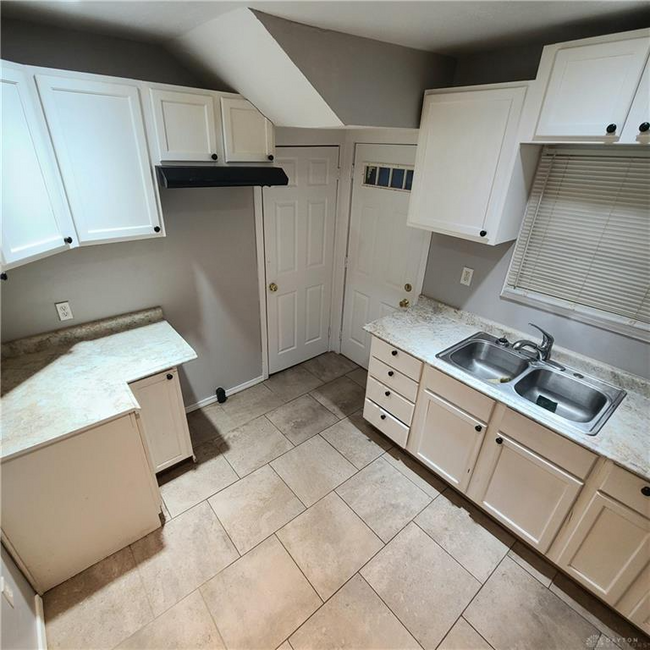 Building Photo - 2116 Rugby Rd