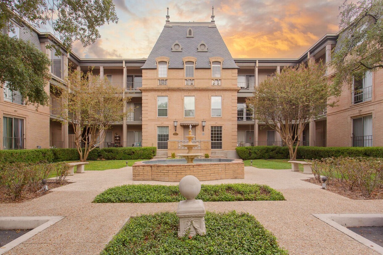 Beautiful Townhome in Alamo Heights!! Alquileres en San Antonio, TX