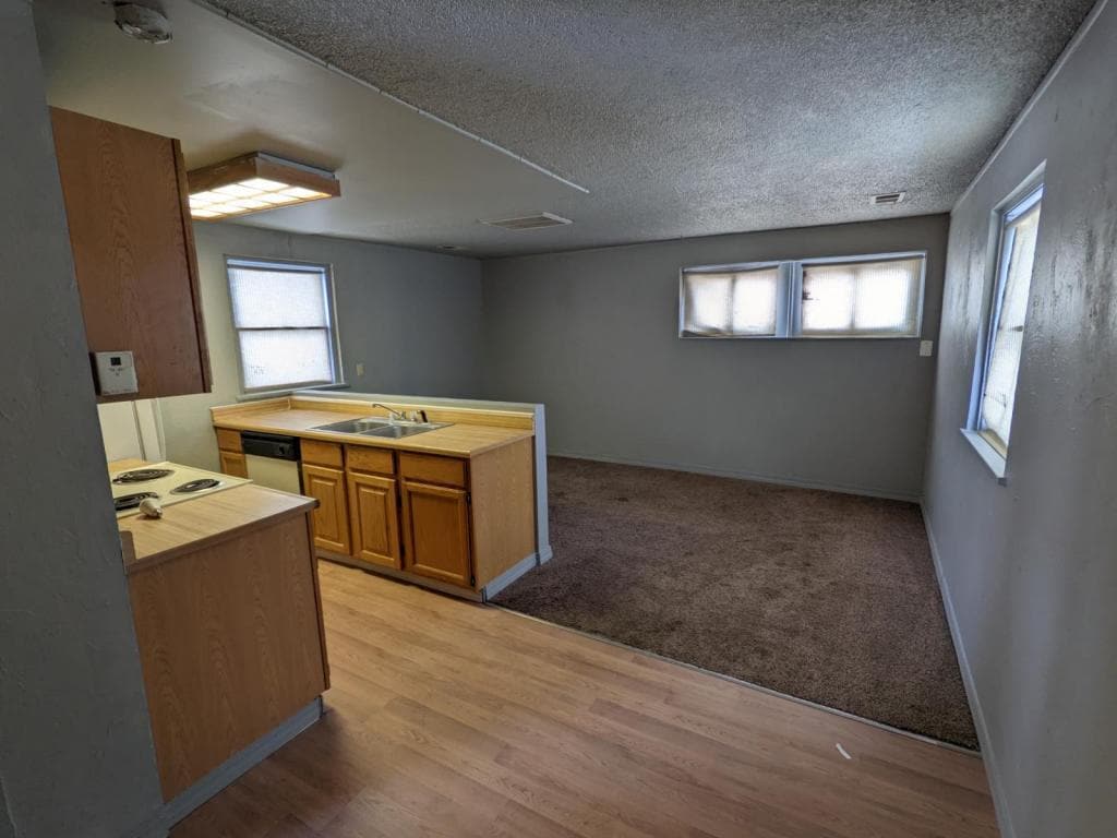 Building Photo - 255 1/2 3rd St Apt B