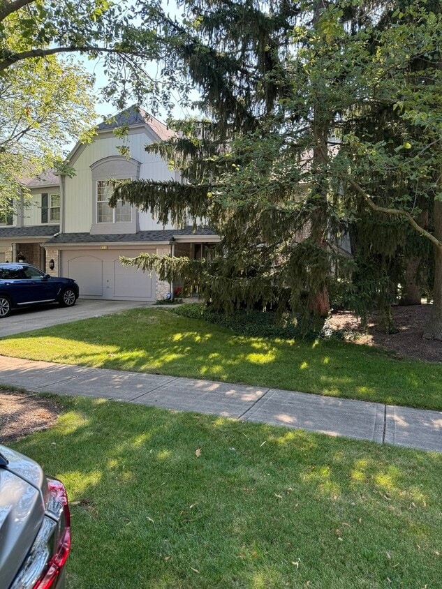 Primary Photo - 624 Marseilles Cir