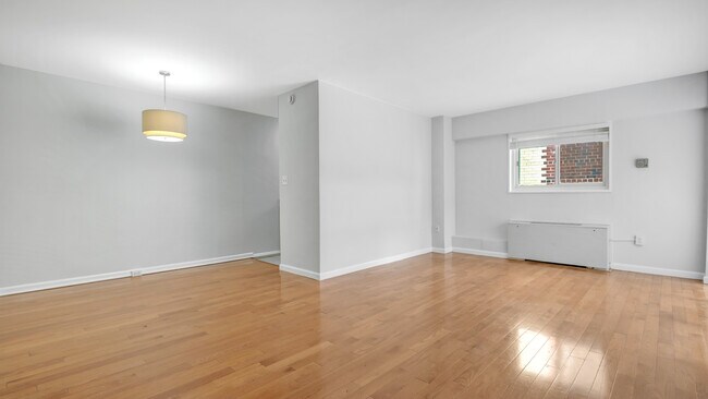Foto del edificio - 5315 Connecticut Ave NW