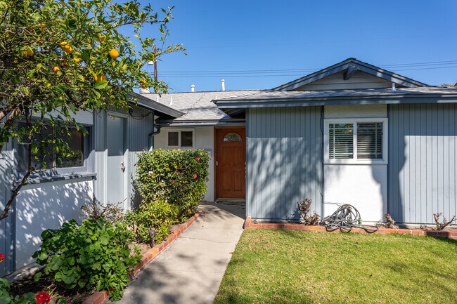 Foto del edificio - 11527 Renville St