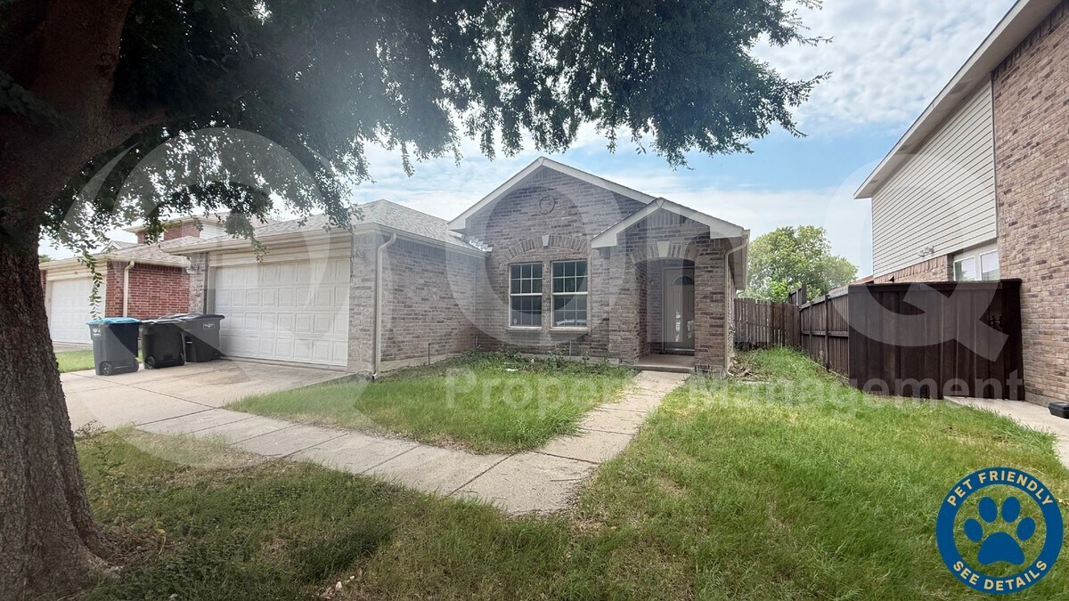 Photo - 1932 Foxfield Way