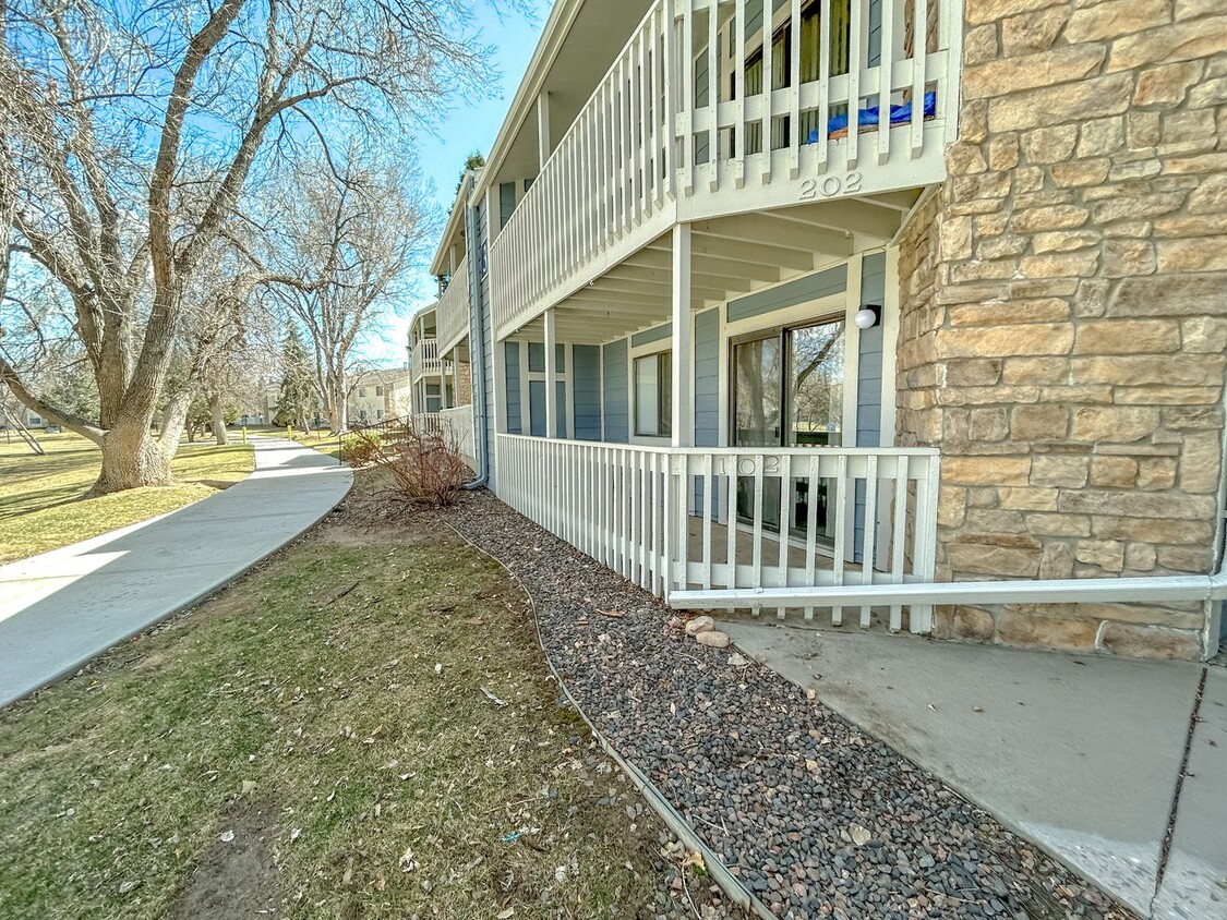 Primary Photo - Spacious Patio