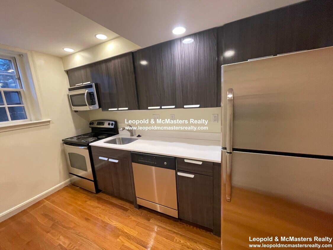 Foto principal - 81 Wyman St