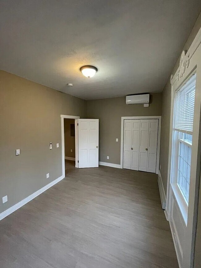 Foto del edificio - Available Newly Renovated 2 Bedroom and 1....