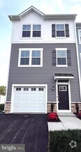 Building Photo - 161 Munsee Cir
