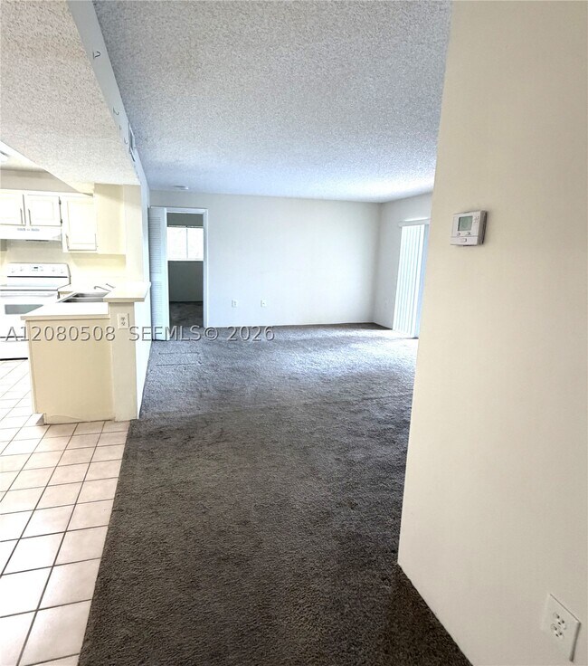 Building Photo - 351 Palm Way