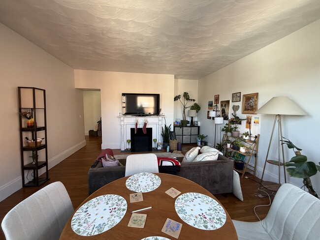 Building Photo - 22 Davis Ave