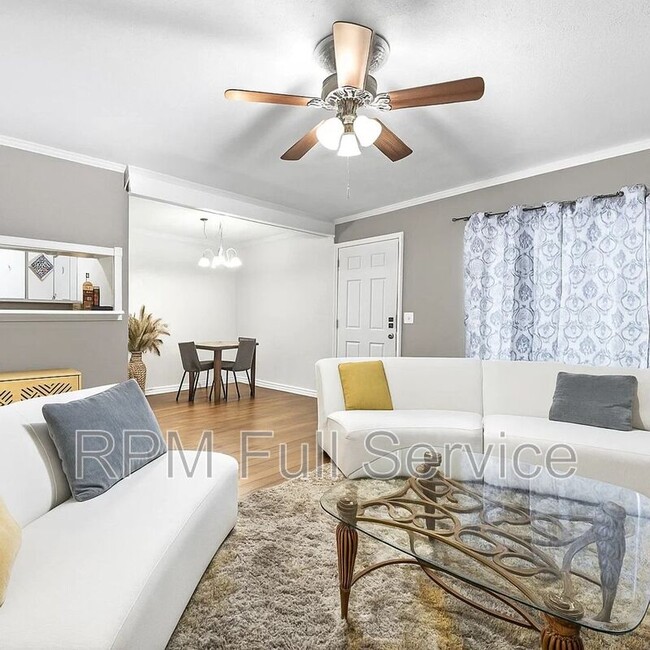 Foto del edificio - 810 Bellevue Rd