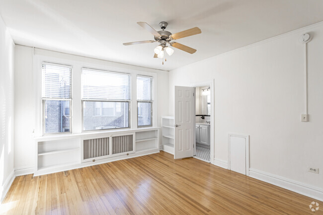 1 BR, 1 BA - 602 SF - 2701 Connecticut Ave