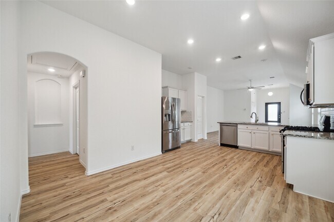 Building Photo - 10022 Granite Grove Ln