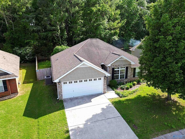 Building Photo - 104 NW Imogene Way