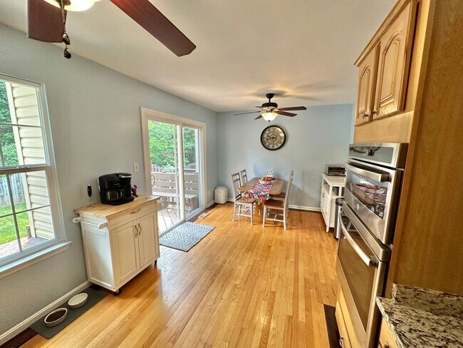 Building Photo - STAFFORD TOWNHOUSES - CLOSE TO QUANTICO