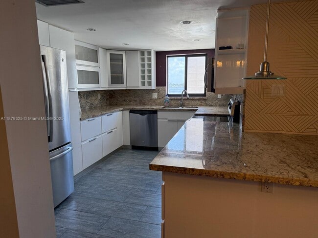 Building Photo - 1500 S Ocean Dr