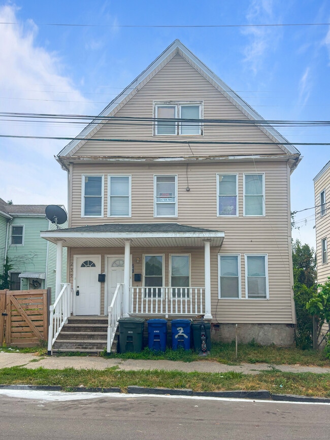 Building Photo - 259 6th St
