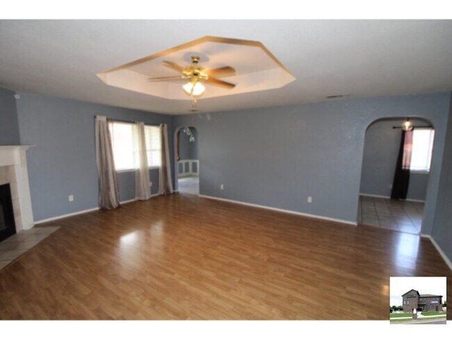 Building Photo - 5707 Montrose Dr