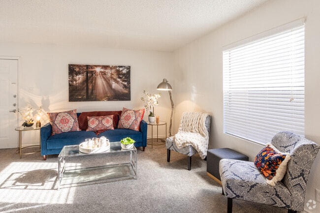 2BR, 2BA - 920SF - Mueller Flats Apartments