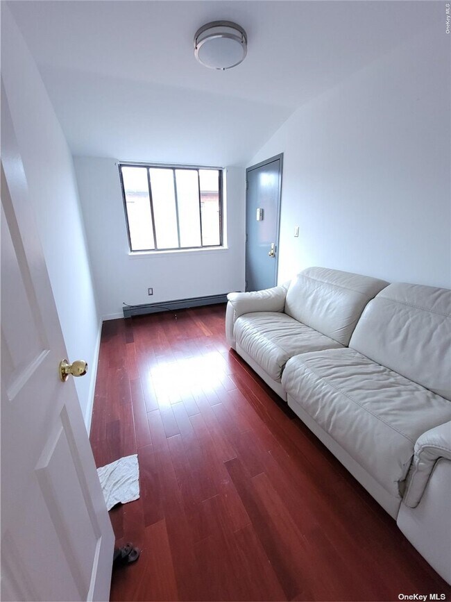 Foto del edificio - 153-10 Peck Ave