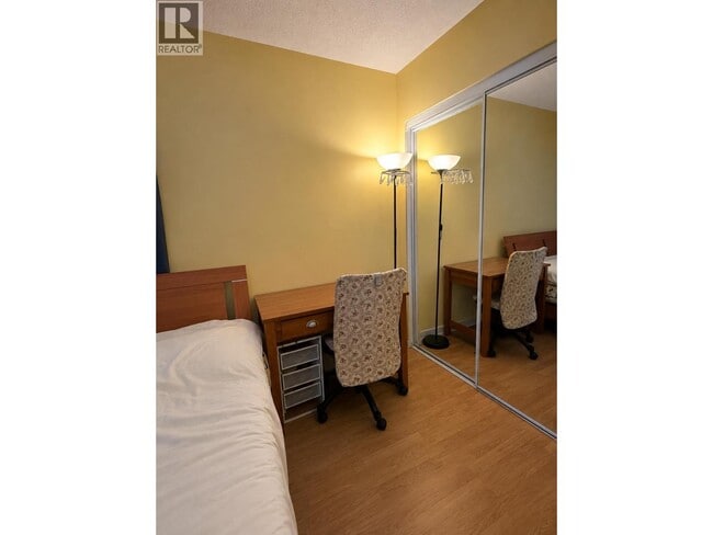 Building Photo - 1331 Alberni St