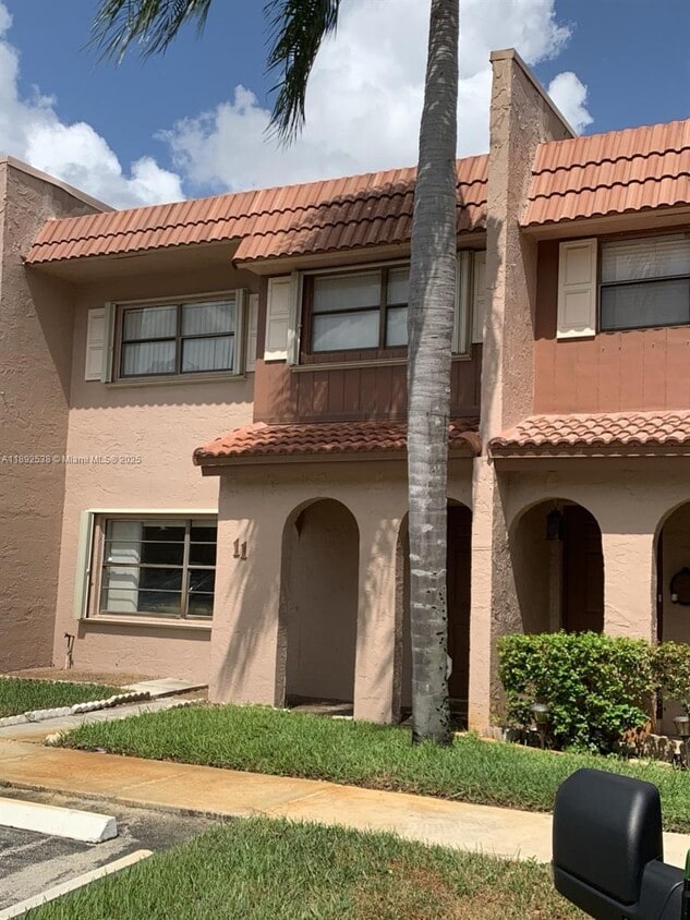 Photo - 11 Madrid Ln # 2-18 DAVIE, FL 33324-5516