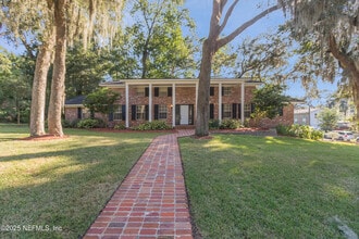 Building Photo - 1922 Holly Oaks Ravine Dr