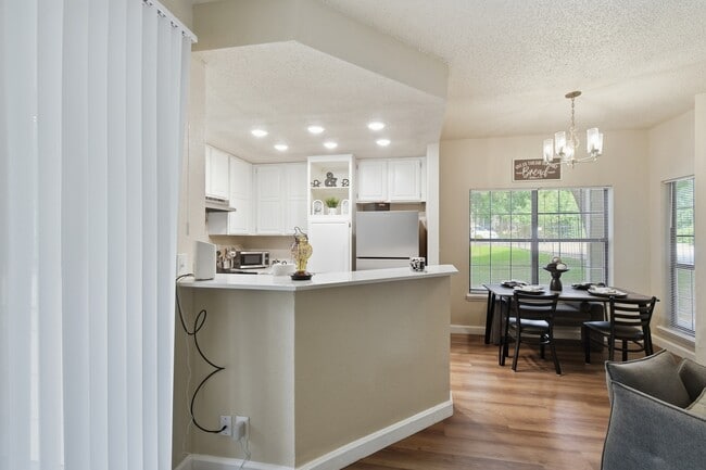 Building Photo - Oak Creek at Gilcrease