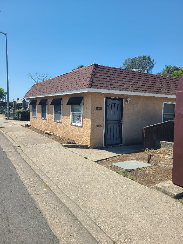 Building Photo - 1838 Feather River Blvd