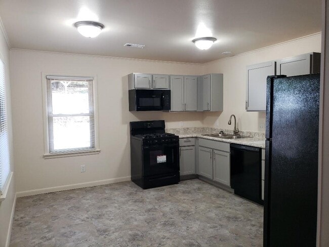 Building Photo - 911 E Rodgers Dr