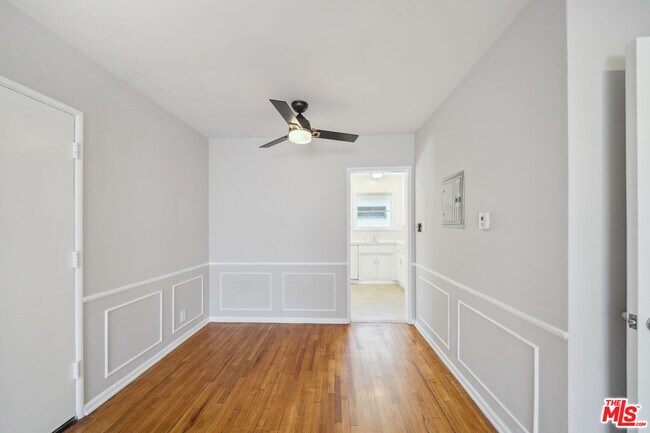 Foto del edificio - 5301 Vantage Ave