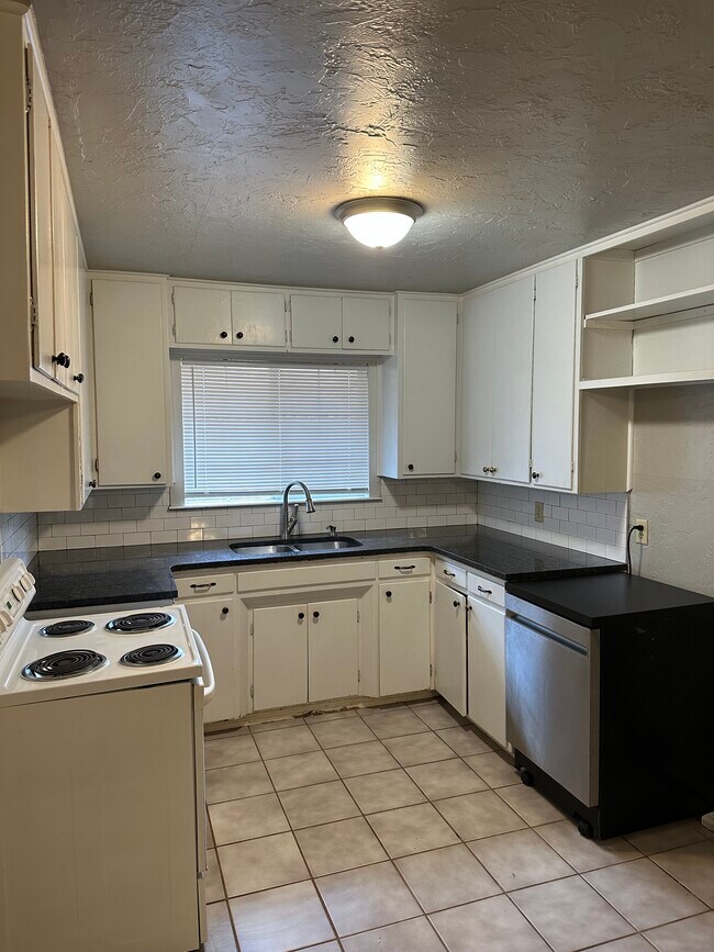 Foto del edificio - 1708 Westchester Dr