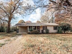 Building Photo - 141 Fannie Dr