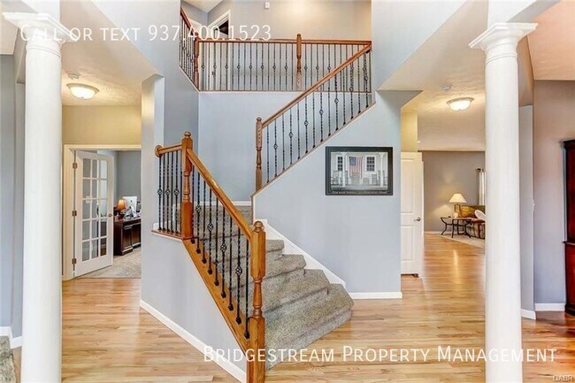 Building Photo - Luxury Living in Bellbrook