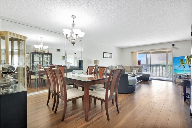 Foto del edificio - 12500 SW 6th St