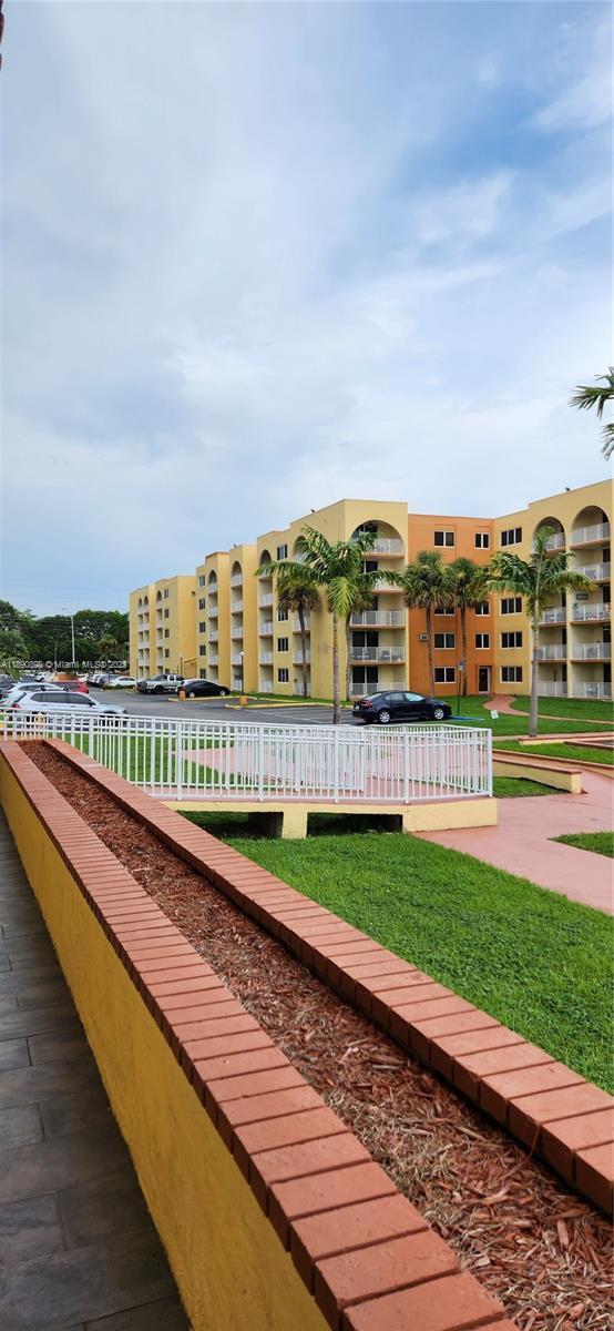 Foto del edificio - 7000 NW 186th St