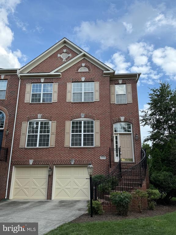 Foto principal - 2431 Cypress Green Ln