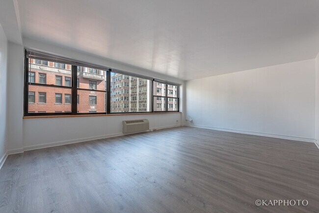 Building Photo - 850 N Dewitt Pl
