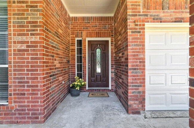 Building Photo - 3721 Pine Needle Cir